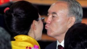 Казахский диктатор желает "внести лепту" в урегулирование нагорно-карабахского конфликта