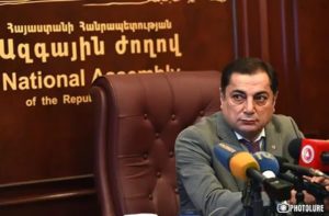 Ваграм Багдасарян: Армения должна поднять вопрос о прекращении членства Белоруссии в ОДКБ