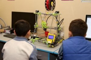 Ucom продолжает поддерживать инженерные лаборатории «Армат»