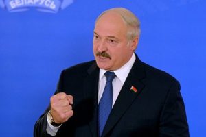 Лукашенко ведет войну на три фронта: «Независимая газета»