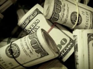 Армянский драм укрепляется на фоне падения доллара