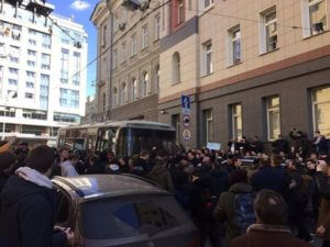 В Москве задержали Навального и десятки участников митинга