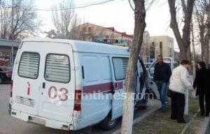 В Арташате на митинг сторонников Саргсяна людей привезли на каретах Скорой помощи (Видео)