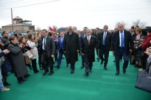 Саргсян побывал на закладке семейного спортивного комплекса в городе Масис