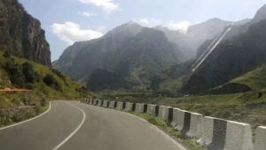 Парламент Армении ратифицировал соглашение о кредите от Азиатского банка для трассы в Грузию