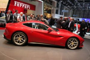 Ferrari презентовал самый быстрый и мощный суперкар