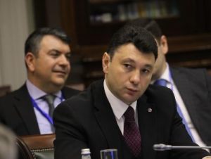 Вице-спикер парламента Армении: Азербайджан должен признать полную реализацию права народа Карабаха на самоопределение