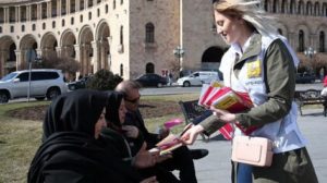 Карты и путеводители на двух языках для туристов из Ирана