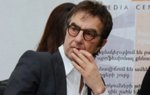 У Армении сильные кости, но нужны также сильные мышцы – Атом Эгоян