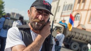 Приносящего хлеб похороните на моем месте: Павлик Манукян обратился к премьер-министру