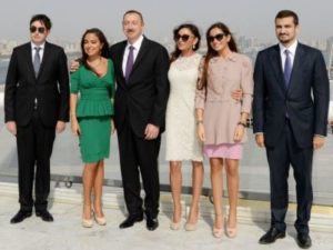 Более 20 компаний Алиевых отсутствуют в налоговом реестре Азербайджана