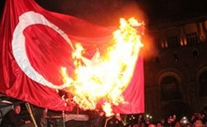 В Ереване началось факельное шествие в память жертв Геноцида армян