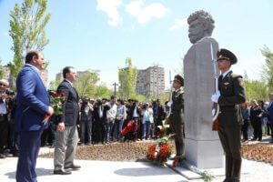 Бюст Национального героя Армении Татула Крпеяна установлен в Ереване