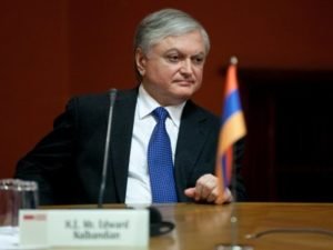 Министр иностранных дел Армении посетит Варшаву