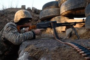 Враг продолжает обстреливать армянские позиции