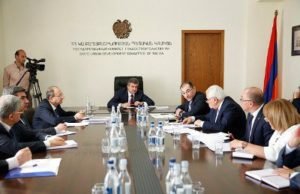 Премьер-министр Армении обсудил с представителями компаний-застройщиков волнующие их проблемы