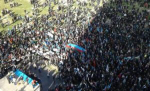 Тысячи азербайджанцев вышли на митинг против режима Алиева