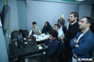 ЦИК и наблюдатели дали первые оценки