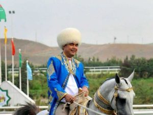 Праздничные скачки в Туркменистане выиграл президент