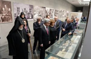 Президент Армении посетил музей-институт Геноцида армян