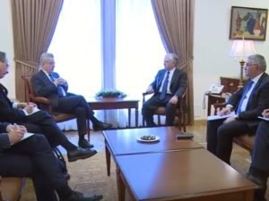 Глава МИД Армении провел встречу с бывшим президентом Австрии Хайнцем Фишером