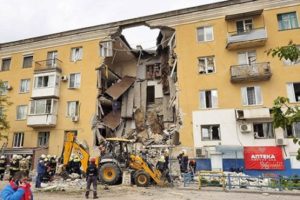 По делу о взрыве в жилом доме в Волгограде задержаны отец и сын Бабаяны