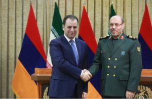 Иран всегда подставлял плечо в самые тяжелые для Армении моменты - глава Минобороны