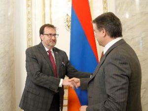 Премьер-министр Армении обсудил с послом США вопросы налоговых реформ и борьбы с коррупцией