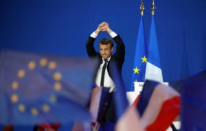 Во Франции начался второй тур выборов президента