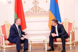 Карен Карапетян в Казани встретился с коллегой из Беларуси
