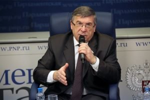 Маразм крепчает: В России хотят лишить пенсии и выезда за границу самозанятых россиян