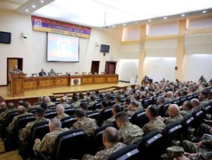 В Министерстве обороны проходят сборы командиров и заместителей командиров частей