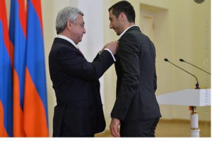 Президент Армении наградил Генриха Мхитаряна за заслуги в области спорта