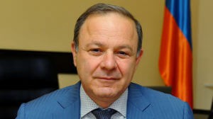 Глава Минздрава Армении поздравил медсестер с профессиональным праздником