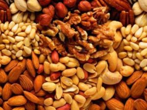 За кражей калифорнийских орехов стоит армянская мафия?