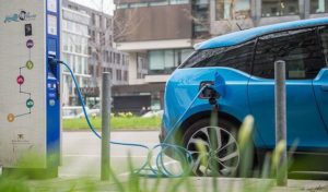 Продажи электрокаров превысят продажи автомобилей с ДВС к 2040 году