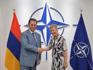 Министр обороны Армении обсудил в Брюсселе вопросы сотрудничества с НАТО