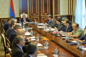 Серж Саргсян поручил продолжить поддержку армянам в Сирии