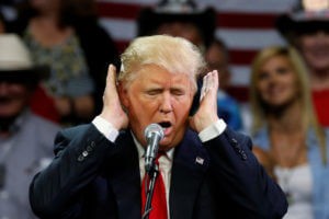Трамп предложил помощь эмиру Катара в урегулировании кризиса