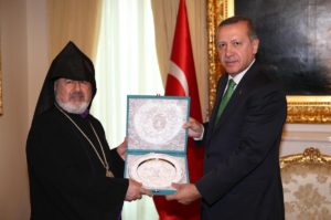 Проэрдогановский архиепископ Атешян лишён сана