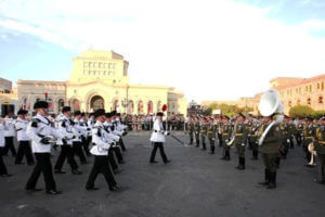 Британский военный оркестр "The Salamanca Band and Bugles of The Rifles" выступит в Ереване