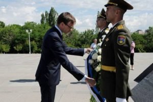 Министр иностранных дел Эстонии посетил Мемориал жертвам Геноцида армян в Цицернакаберде
