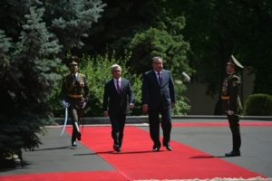 Эмомали Рахмон пригласил армянские компании участвовать в проектах в Таджикистане