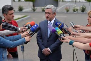 У премьер-министра Армении нет причин для отставки: Серж Саргсян