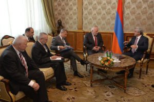 Президент Армении и сопредседатели МГ ОБСЕ обсудили ситуацию в зоне карабахского конфликта