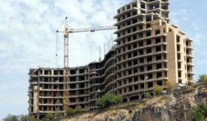 Объемы строительства в Армении продолжают сокращаться