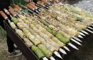 Туристы в Армении всё чаще приезжают на фестивали толмы и шашлыка