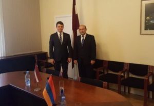 Посол Армении обсудил с латвийскими депутатами провокационное поведение Азербайджана