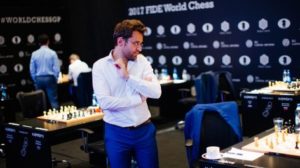 Левон Аронян проиграл в предпоследнем туре