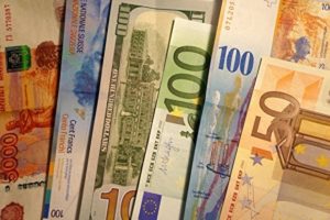 Иностранные инвесторы вывели из России максимальное за 3,5 года количество денег